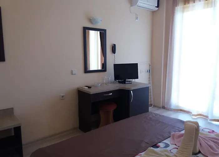 Отель Sirena Приморско